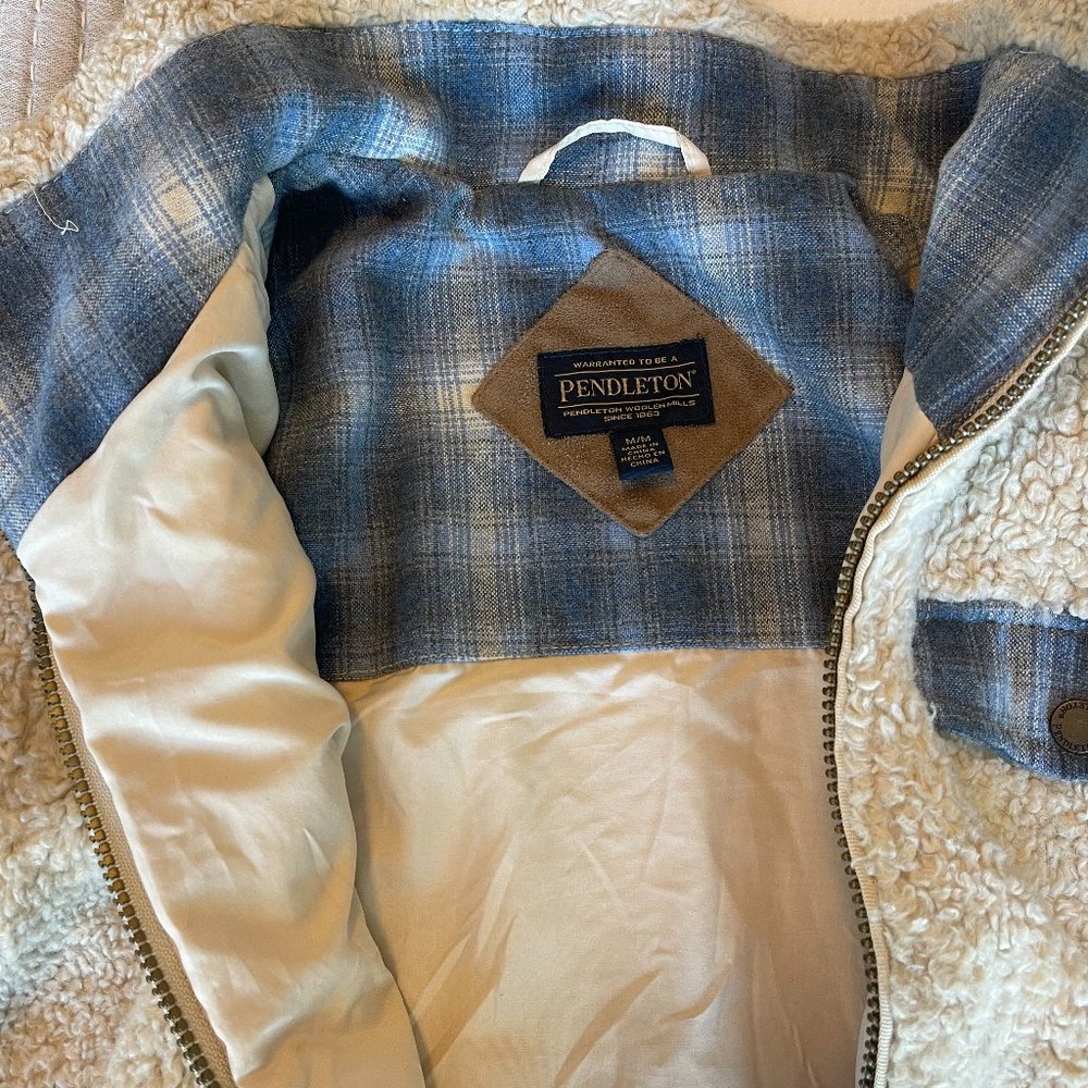 Pendleton Women's Sherpa Jacket - Medium - image 1